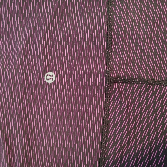 Lululemon wunder under crops size 4 - Picture 2 of 2